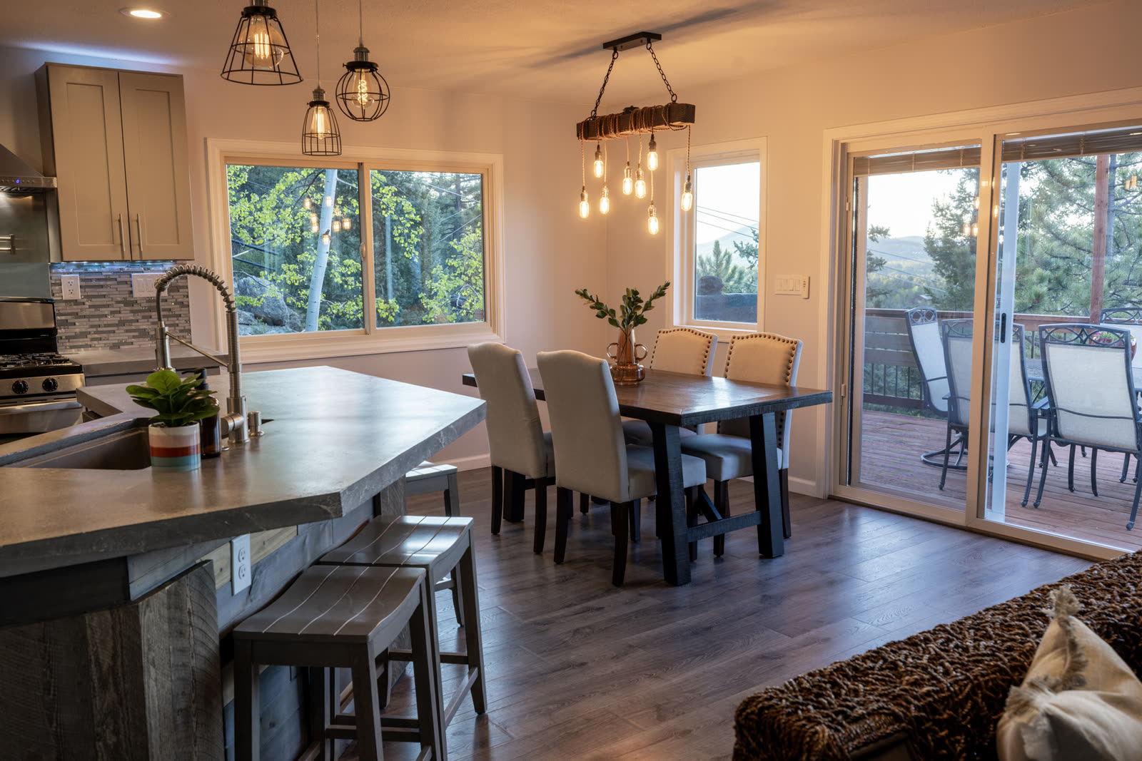 HDR real estate photography — mountain home, Evergreen Colorado